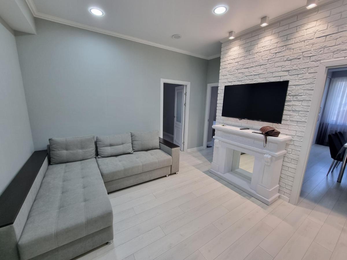 Luxury Best Grand New Apartaments Ultra Central 基希讷乌 外观 照片
